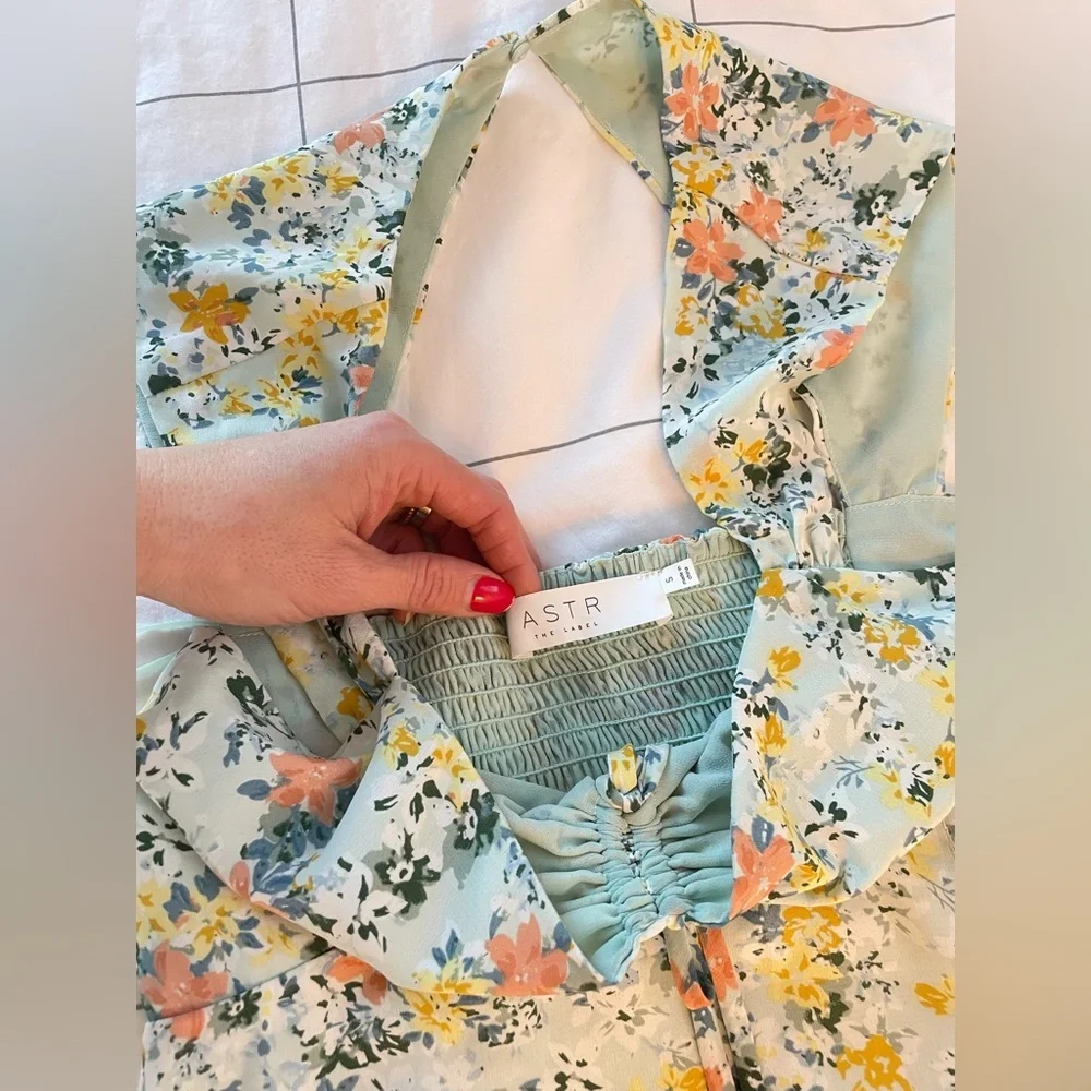 ASTR The Label Cinched Bust Floral Print Dress - Picture 5 of 11